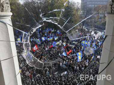 Who are Revenge and Syndicate and what is their relation to the skirmishes in front of the Rada on October 14?