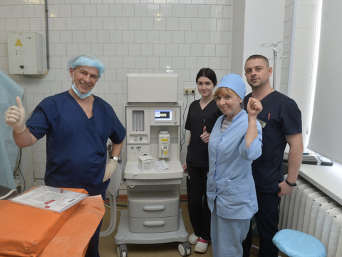 Lozhkin has donated a high-end anesthesia ventilator to the Kyiv hospital No 15 to treat coronavirus patients