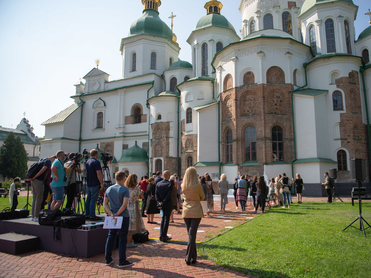 Darnitsa and InterChem have funded a project to dry the foundation and walls of St. Sophia of Kyiv
