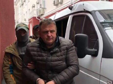 Video of the apprehension was posted on Crimea&rsquo;s news feed YouTube channel