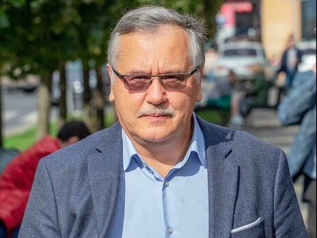  Ясно, почему Зеленский, передавая план по Минским договоренностям России и партнерам, не ознакомил с ним украинцев. Такие законопроекты уничтожат наше государство