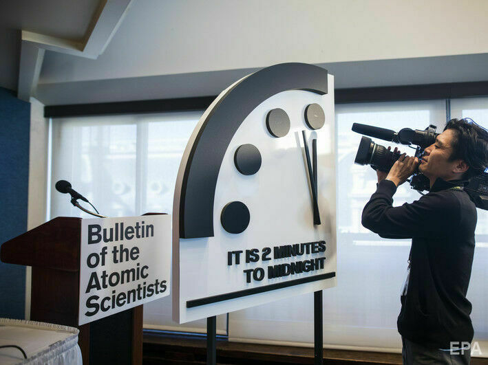 "Doomsday Clock" froze at the 100-second mark before midnight. The report mentions Ukraine