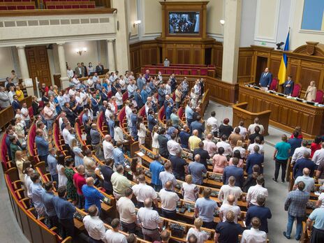 В Раду проходят семь партий, парламентский рейтинг возглавляет