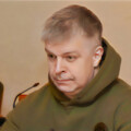 Си показывает Трампу – это мой Пу. И все, что у него есть – мое. Я и красные флажки развесил, видишь?