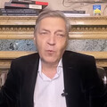 Перед нами гиена, рвущая ребенка, а культурщики уверяют: зверина духовная, у нее 