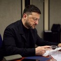 Зеленский сообщил, что простудился. Он говорил осипшим голосом и кашлял