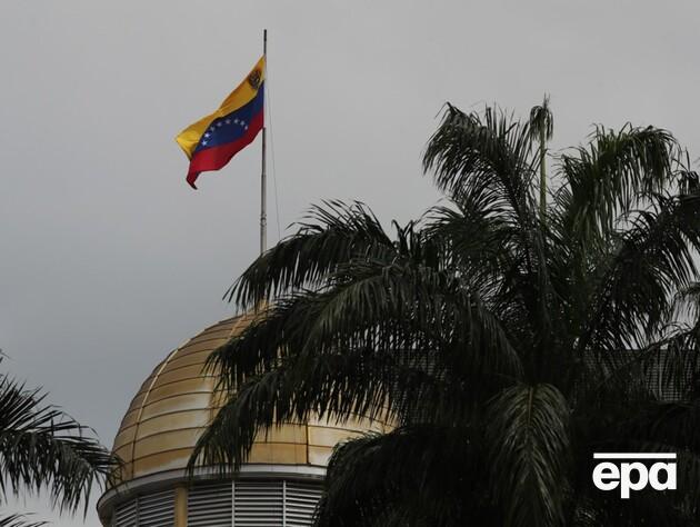Венесуэла отвергает указ Трампа о пошлинах на товары из стран, которые продают нефть Кубе