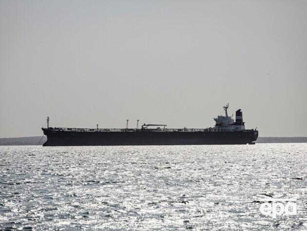 Украинский моряк задержан после ареста танкера, который пытался сбежать от США под флагом РФ