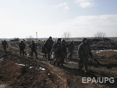 Many soldiers we leaving Debaltsevo on foot