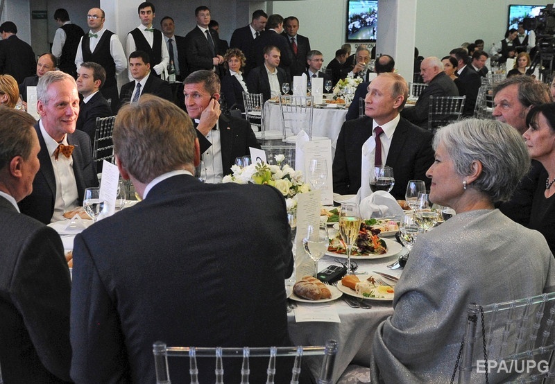 Путин и Флинн на праздновании 10-летия телеканала RT