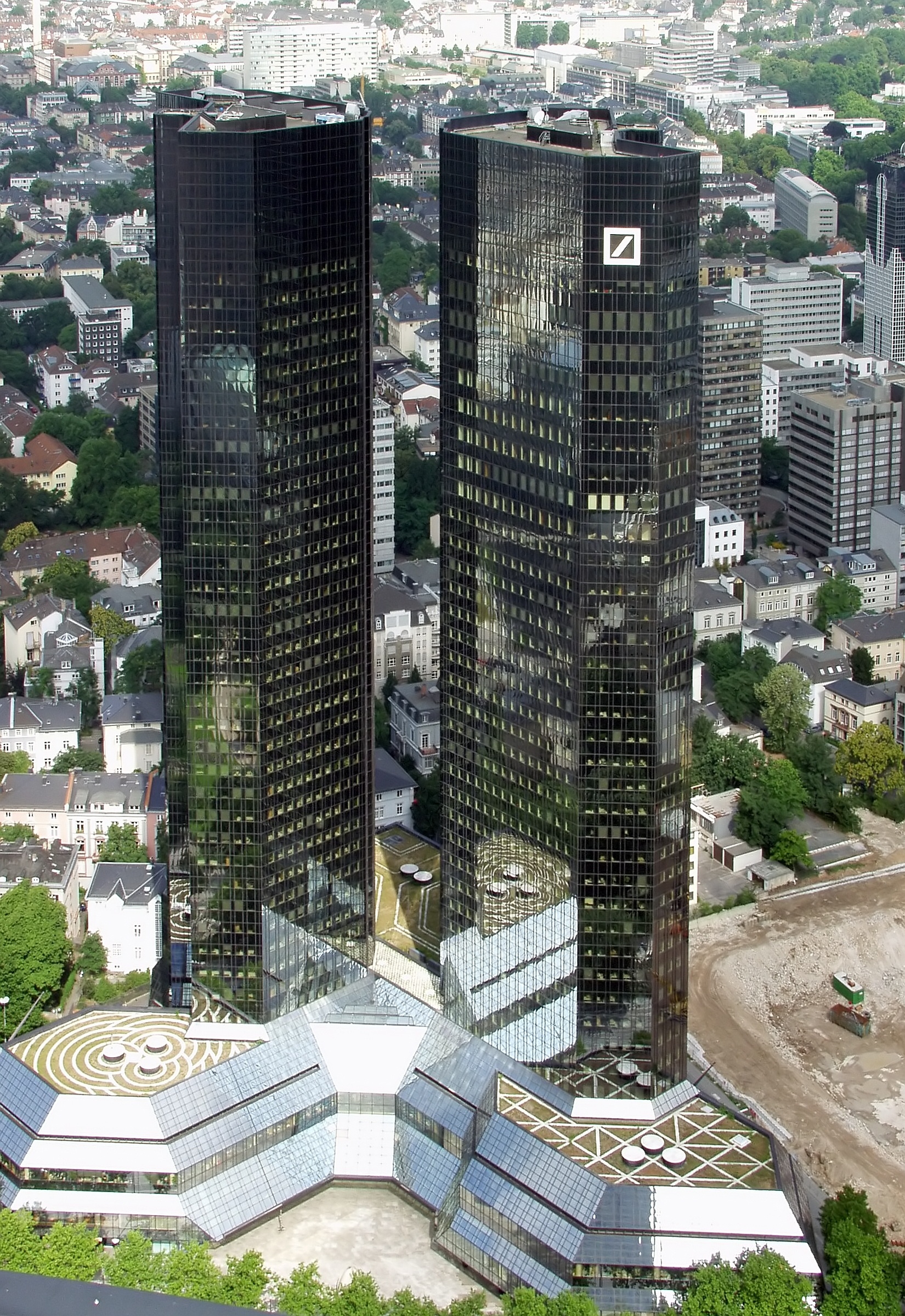 deutsche-bank-frankfurt-am-main. Фото: Wikimedia.org