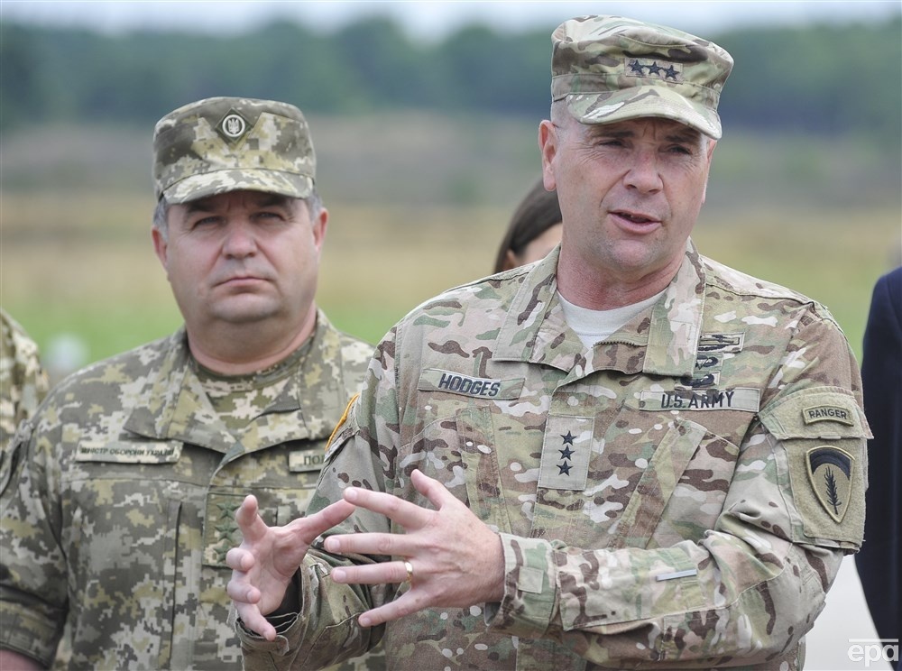 Ходжес и тогдашний министр обороны Украины Степан Полторак на военных учениях на Яворовском полигоне, 2015 год. Фото: EPA